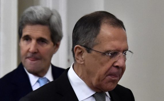 US-Außenminister Kerry (l.) und Russlands Außenminister Lawrow (r.)