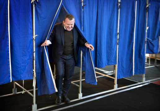 Dänemarks Regierungschef Lars Løkke Rasmussen nach der Stimmabgabe (3.12.)