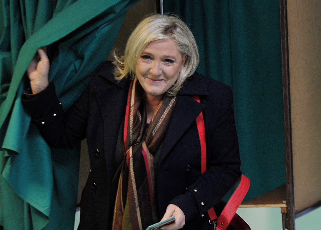 FN-Chefin Marine Le Pen bei der zweiten Runde der Regionalwahlen