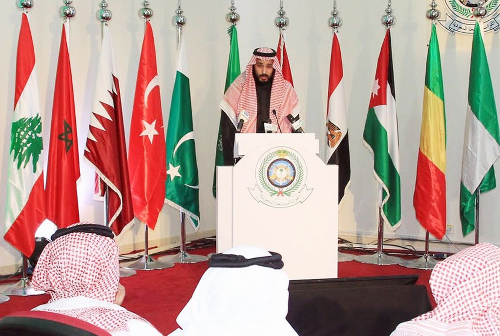 Der saudi-arabische Verteidigungsminister Prinz Mohammed bin Salman auf einer Pressekonferenz (14.12.)