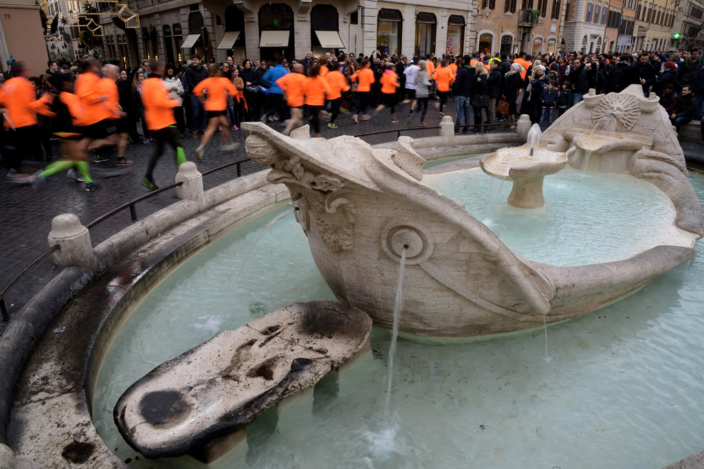 Besser zu Fuß unterwegs: Silvesterlauf in Rom