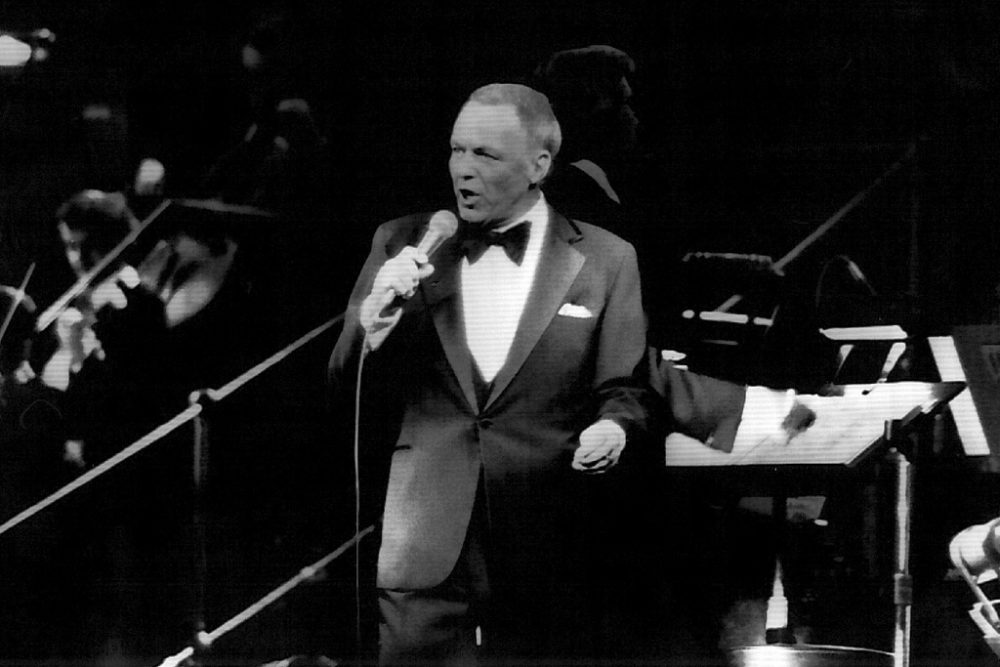 Frank Sinatra bei einem Konzert in der Royal Albert Hall in London (28.2.1977)