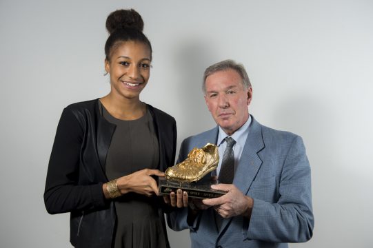 Nafi Thiam mit Leichtathletikcoach Roger Lespagnard