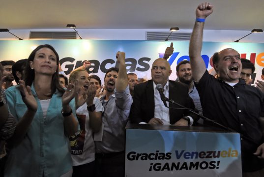 Freude bei den Anhängern des Bündnisses "Mesa de la Unidad Democrática" (MUD)