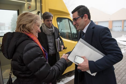 Gesundheitsminister Antonios Antoniadis bei einem Treffen mit einer TEC-Delegation Lüttich-Verviers