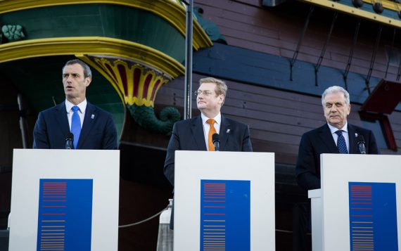 Europol Direktor Rob Wainwright, niederländischer Justizminister Ard van der Steur und EU-Kommissar für Migration Dimitris Avramopoulos
