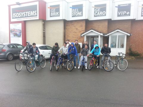 Fahrradübergabe für die Flüchtlingskinder des Aufnahmezentrums in Ligneuville