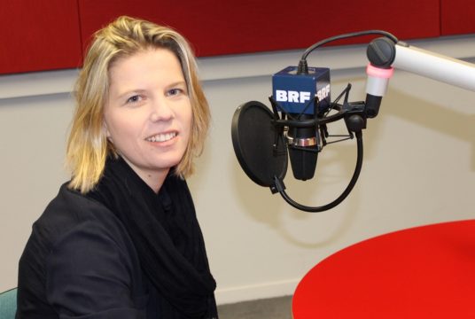 Claudia Niessen, stellvertretende Bürgermeisterin der Stadt Eupen, im BRF-Studio (7.1.)