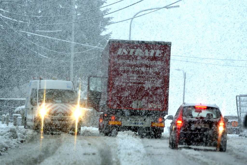 Wintereinbruch verursacht schwierige Straßenverhältnisse