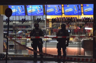 Terroralarm in München: Polizisten vor dem Hauptbahnhof