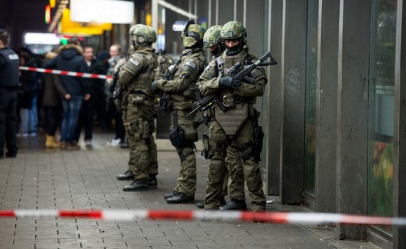 Terroralarm in München: Soldaten vor dem Hauptbahnhof