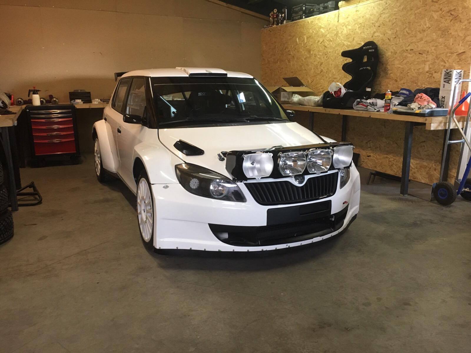 Neues Gefährt der Neuville-Familie: der alte Skoda Fabia S2000 von Freddy Loix