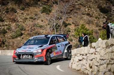 Rallye Monte-Carlo: Thierry Neuville/Nicolas Gilsoul auf Rang drei
