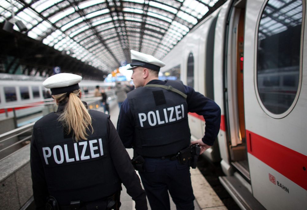 Polizei im Kölner Hauptbahnhof