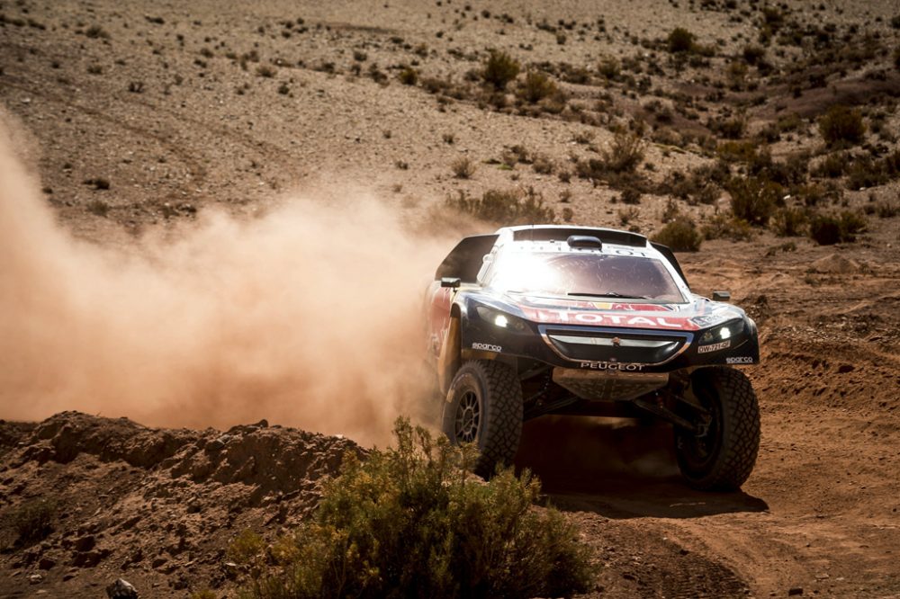 Peugeot-Fahrer Carlos Sainz bei der siebten Etappe der Rallye Dakar