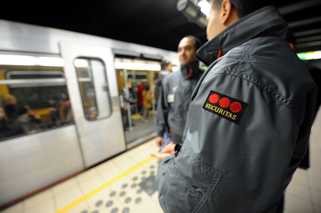 Securitas-Mitarbeiter in der Brüsseler Metro