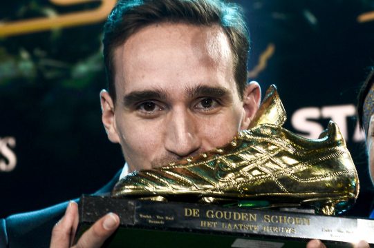 Sven Kums mit seinem Goldenen Schuh (13.1.)