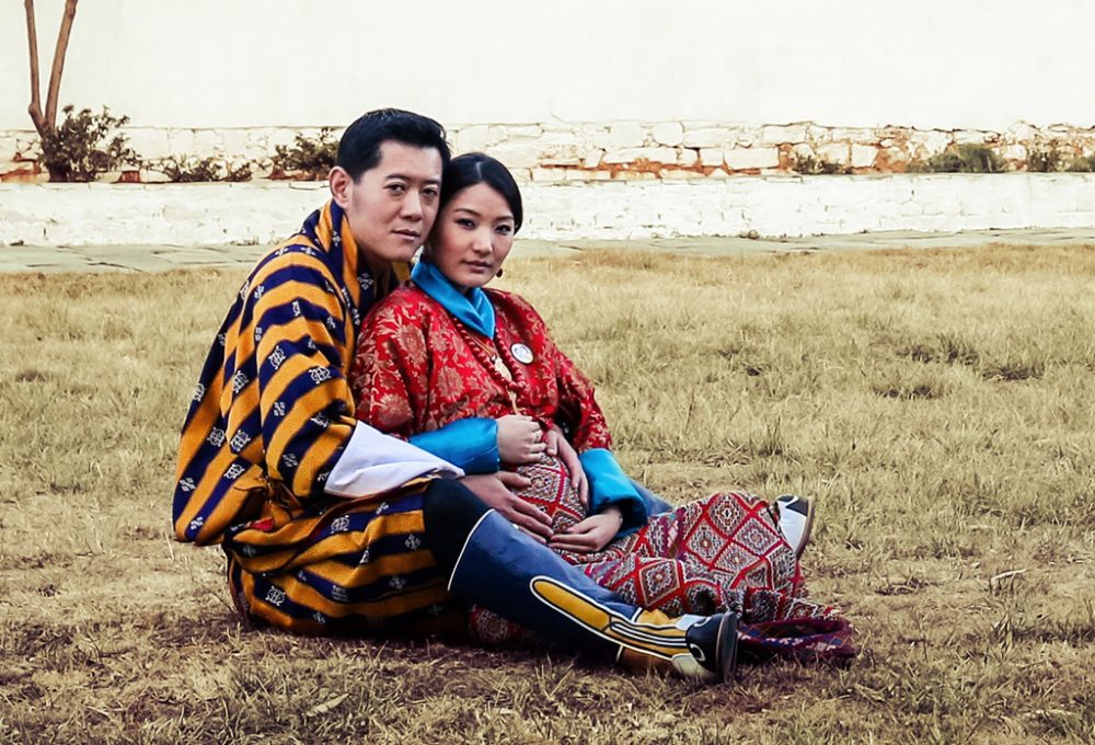 Bhutans König Jigme Khesar Namgyal Wangchuck und die schwangere Königin Jetsun Pema am 5. Januar