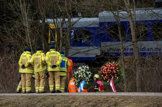 Feuerwehrmänner am Unglücksort in Bad Aibling
