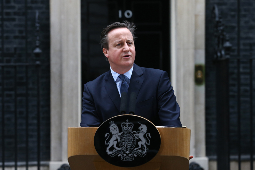 Der britische Premierminister David Cameron spricht zur Presse vor dem Gebäude 10 Downing Street in London vor