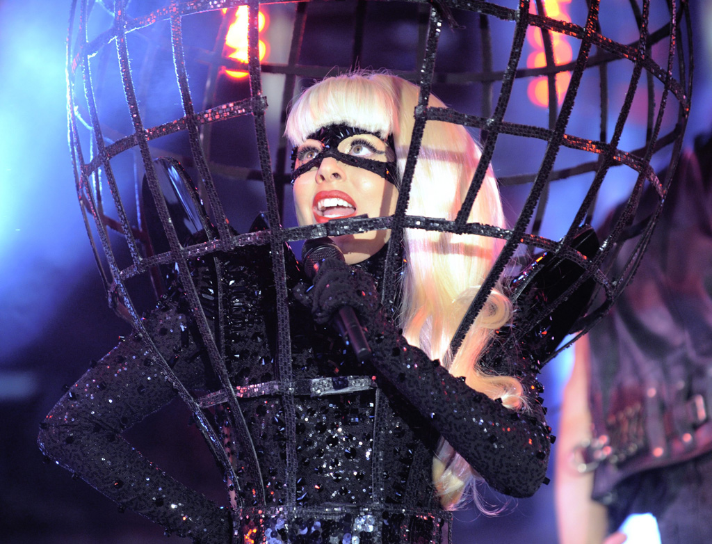 Lady Gaga - Silvesterkonzert in New York 2012