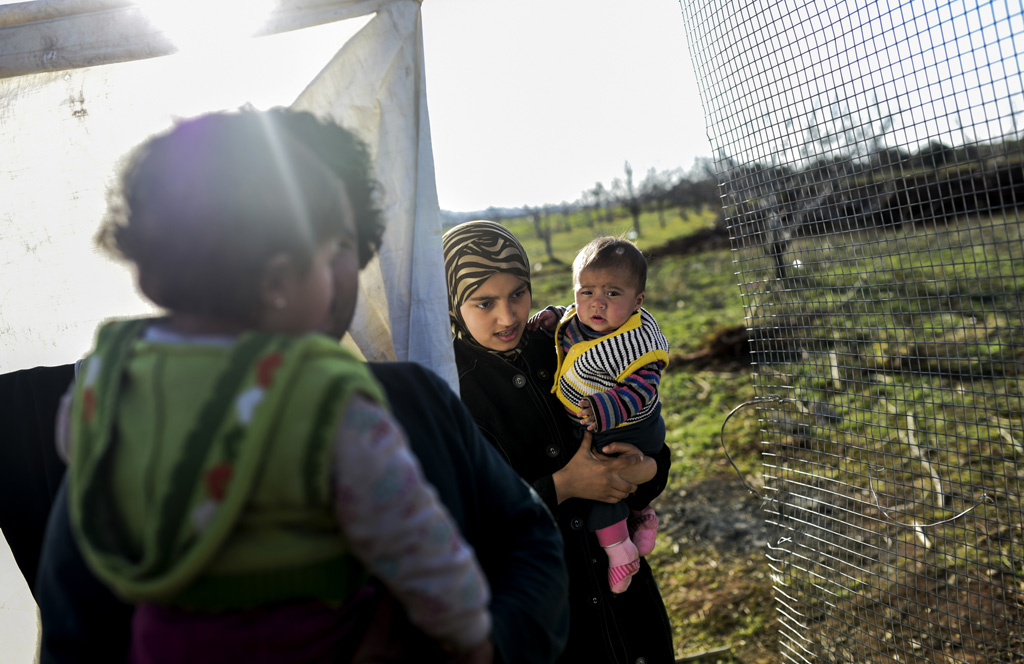 Syrische Flüchtlinge in einem improvisierten Camp in Kilis, nahe der türkischen Grenze