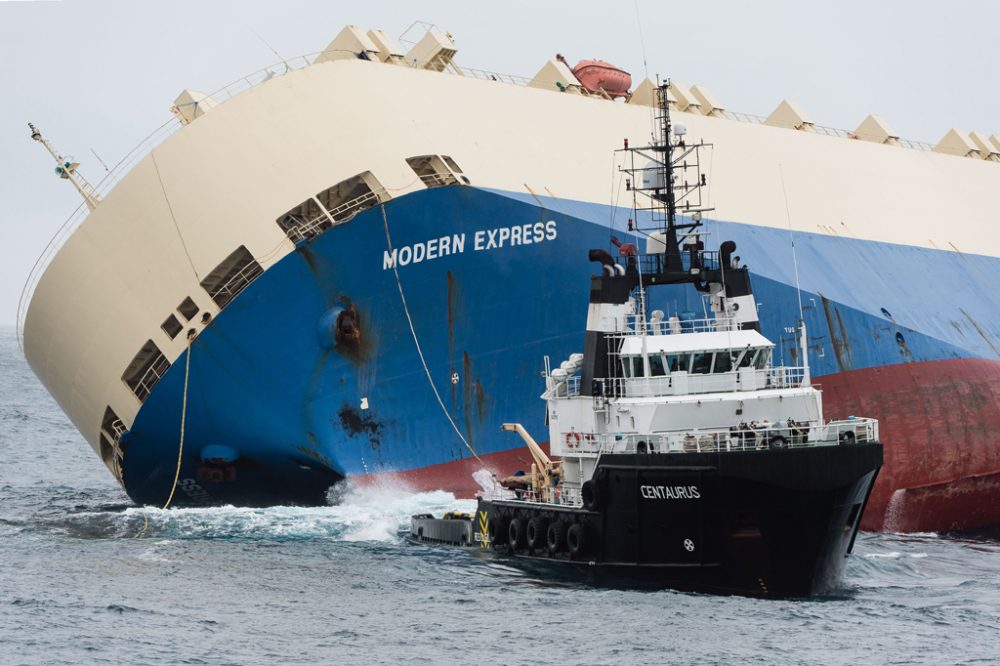 Frachter „Modern Express“ vor der Atlantikküste