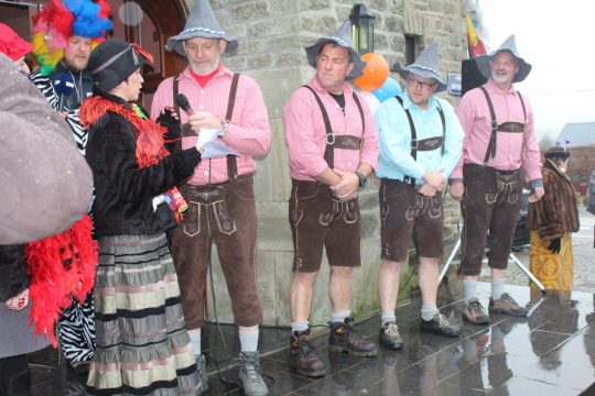 Karneval 2016: Möhnen in Amel