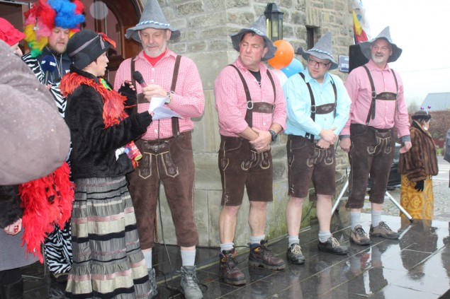 Karneval 2016: Möhnen in Amel