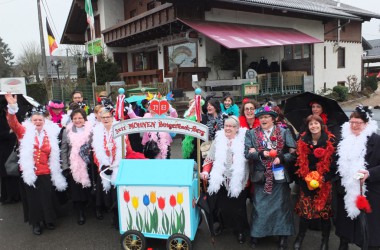 Karneval 2016: Möhnen in Bütgenbach