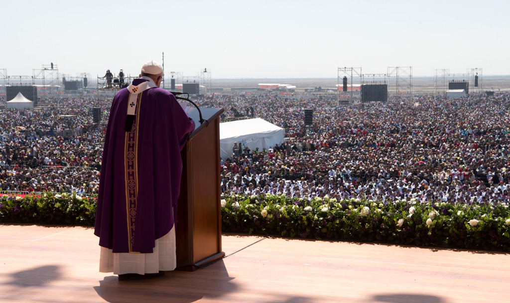 Papst liest Messe am Rande von Mexiko-Stadt