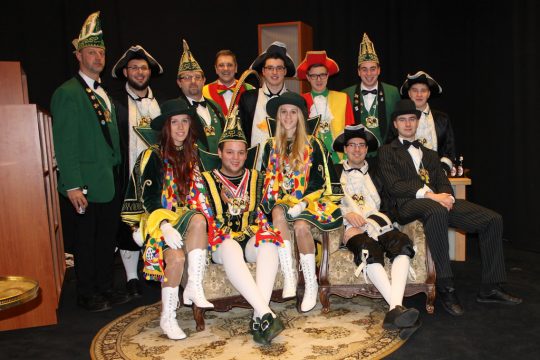 Karnevalsprinzen zu Gast im BRF-Studio St. Vith: Prinz Christian i. (Bantz) von Oudler mit Jana und Jessica