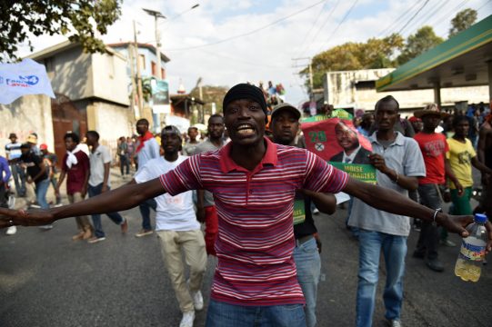 Anhänger der Opposition demonstrieren gegen Präsident Martelly (Port-au-Prince, 6.2.)