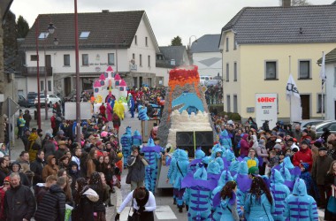 Rosenmontagszug in Bütgenbach