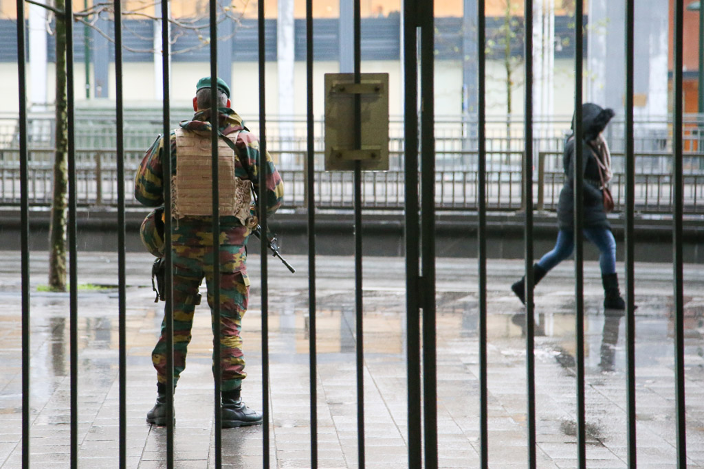 Soldat vor dem Brüsseler Justizpalast (14.1.)
