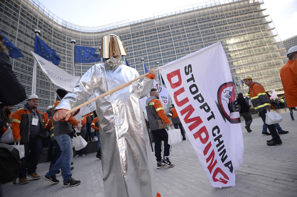 Europas Stahlkocher protestieren im Brüsseler EU-Viertel gegen Billigkonkurrenz aus China