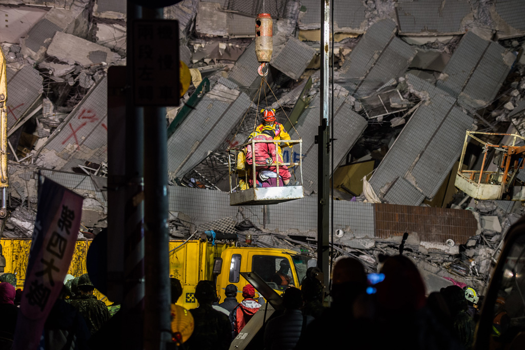 Nach dem Erdbeben in Taiwan geht die Suche nach Verschütteten weiter