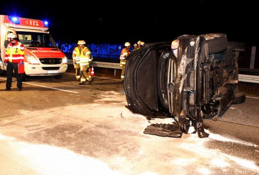 Schwerer Unfall auf der A4: Sechs Schwerverletzte - ein Auto mit belgischem Kennzeichen war in den Unfall verwickelt