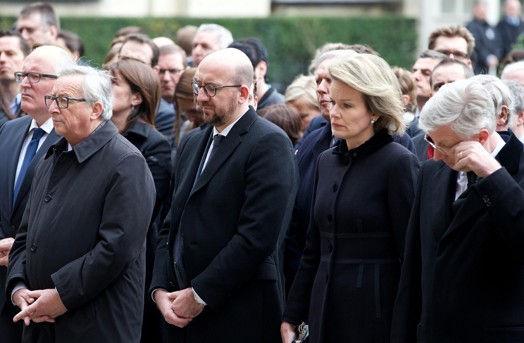 Schweigeminute und Trauerfeier vor Brüsseler Parlament