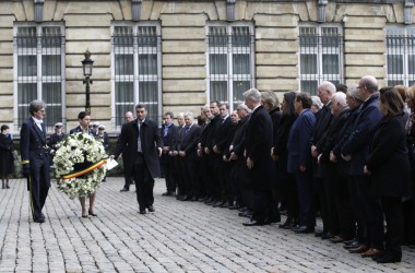Schweigeminute und Trauerfeier vor Brüsseler Parlament
