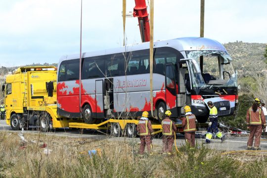 Der im Nordosten Spaniens verunglückte Bus (20.3.)