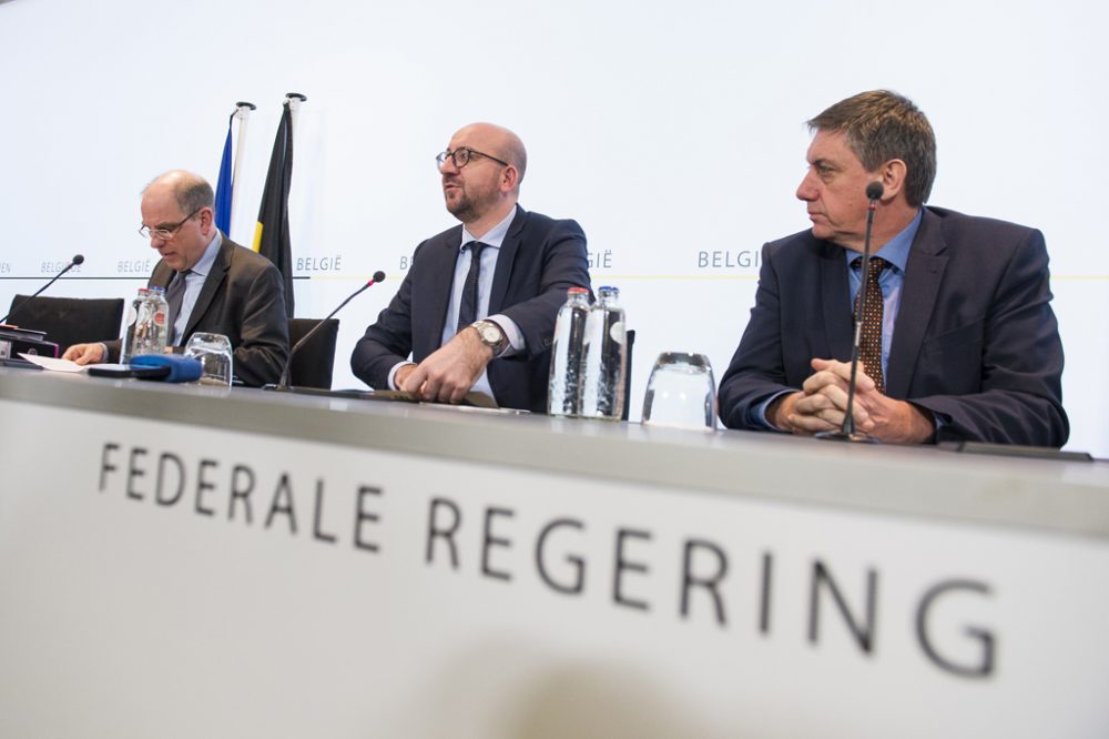 Justizminister Koen Geens, Premier Charles Michel und Innenminister Jan Jambon am 16.3. in Brüssel