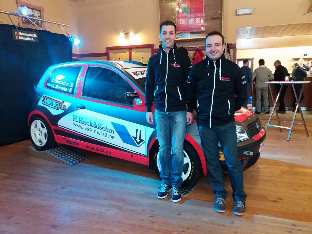 Vorläufig weiter mit dem Fiat Punto am Start: Stephan Hermann (r.) und Beifahrer Achim Maraite