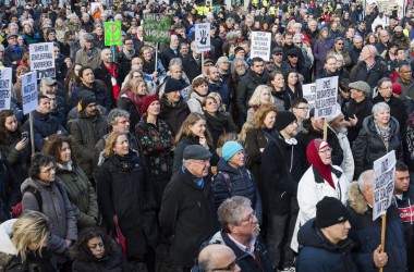 Mahnwache für die Opfer der Terroranschläge von Brüssel in Amsterdam