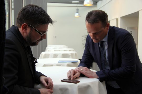 Ministerpräsident Oliver Paasch informiert sich über den aktuellen Stand nach den Anschlägen von Brüssel