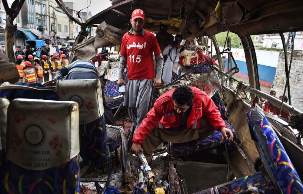 15 Tote bei Bombenanschlag auf Bus in Pakistan