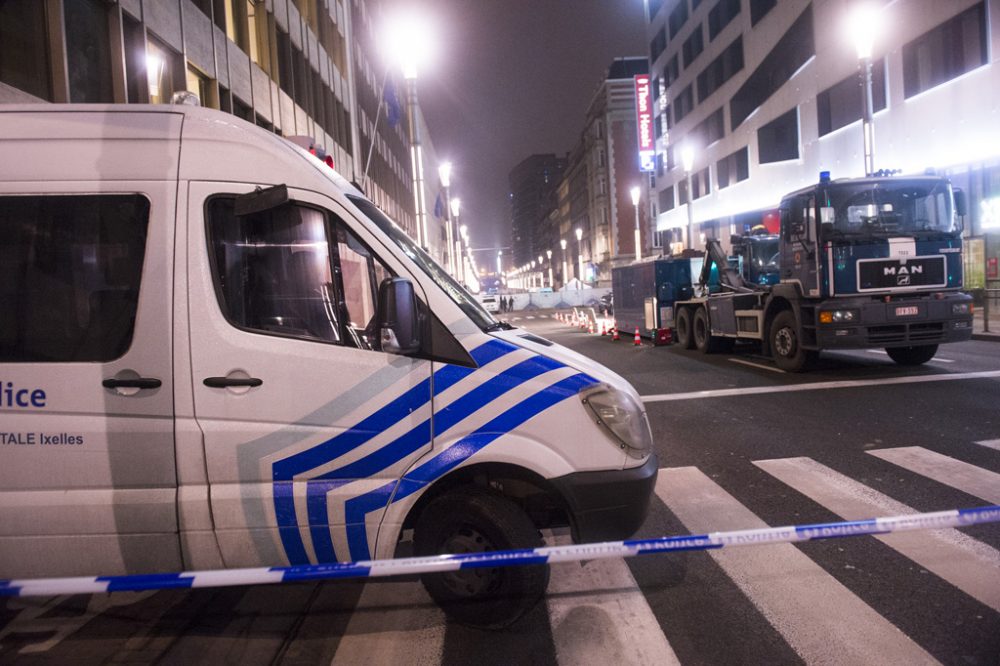 Polizeiwagen in der Nacht zum 23.3. in der Nähe der Metrostation Maelbeek