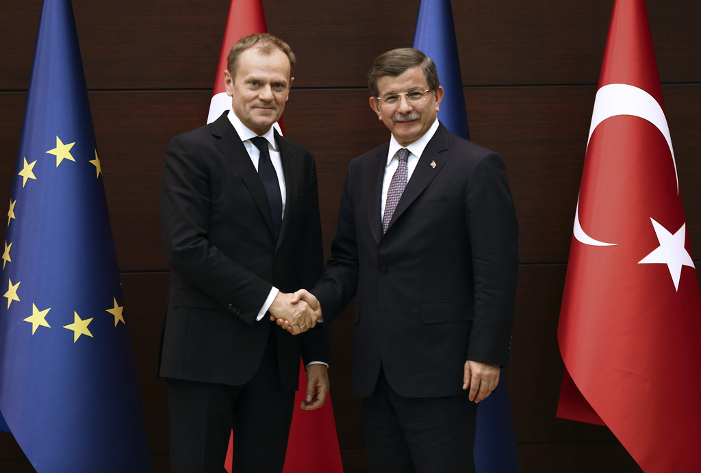 EU-Ratschef Donald Tusk mit dem türkischen Regierungschef Ahmet Davutoglu (3.3.)