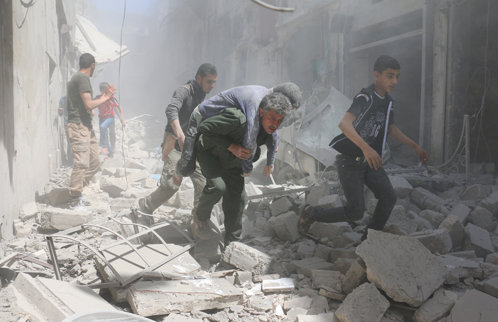 Angriffe auf Aleppo gehen weiter (Bild: 29.4.)