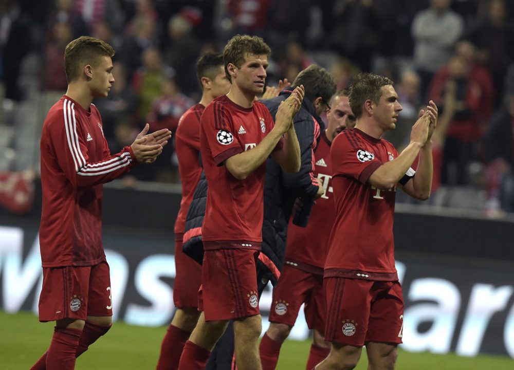 Bayern-Spieler freuen sich nach dem Sieg gegen Benfica Lissabon